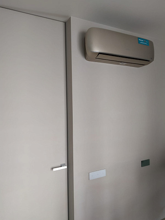 Мульти-сплит система HISENSE серии PREMIUM CHAMPAGNE SUPER DC Inverter (2 порта) AMW2-18U4SXE / 2x AMS-09UR4SVETG67(C) (25м+25м)